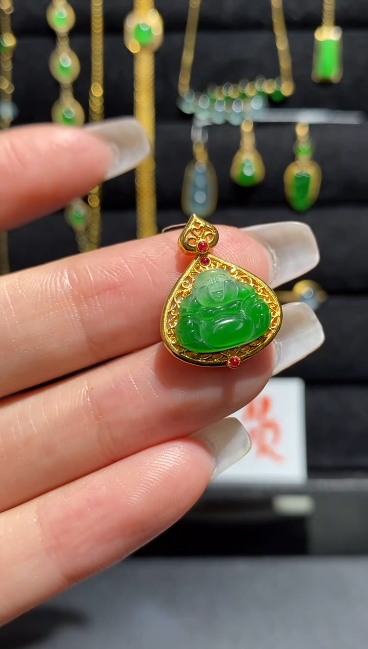 【闪购商品】翡翠颈饰18K金镶嵌吊坠