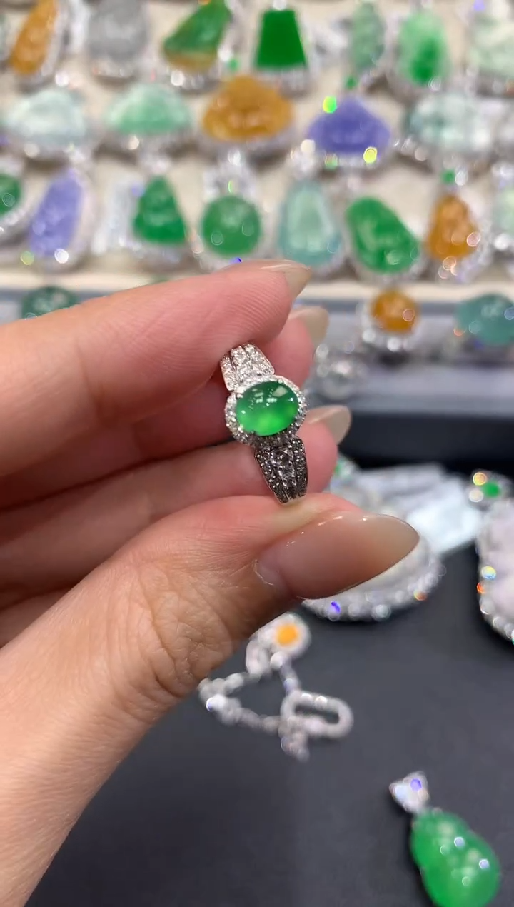 【闪购商品】翡翠戒指18K金镶嵌w78           