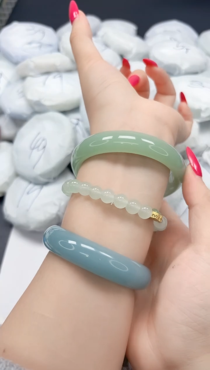 未镶嵌手镯石英质玉A92/6061