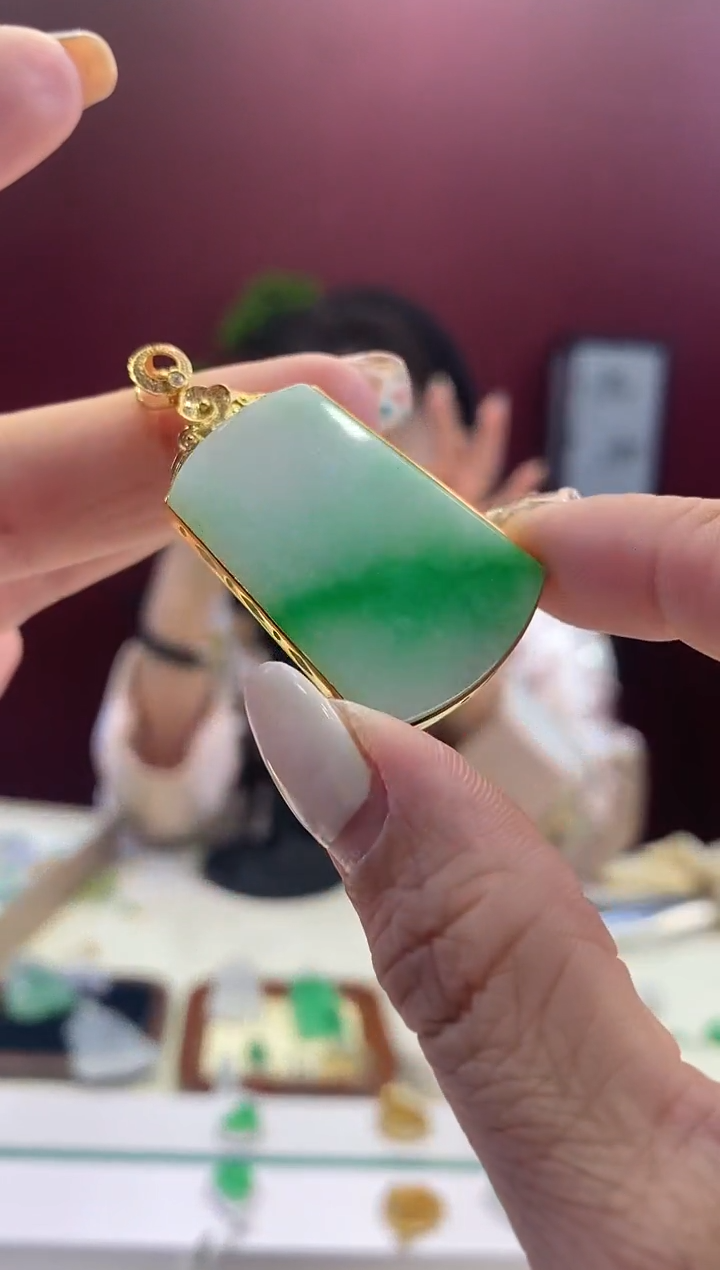 翡翠18K金镶嵌吊坠(不含链)无事牌