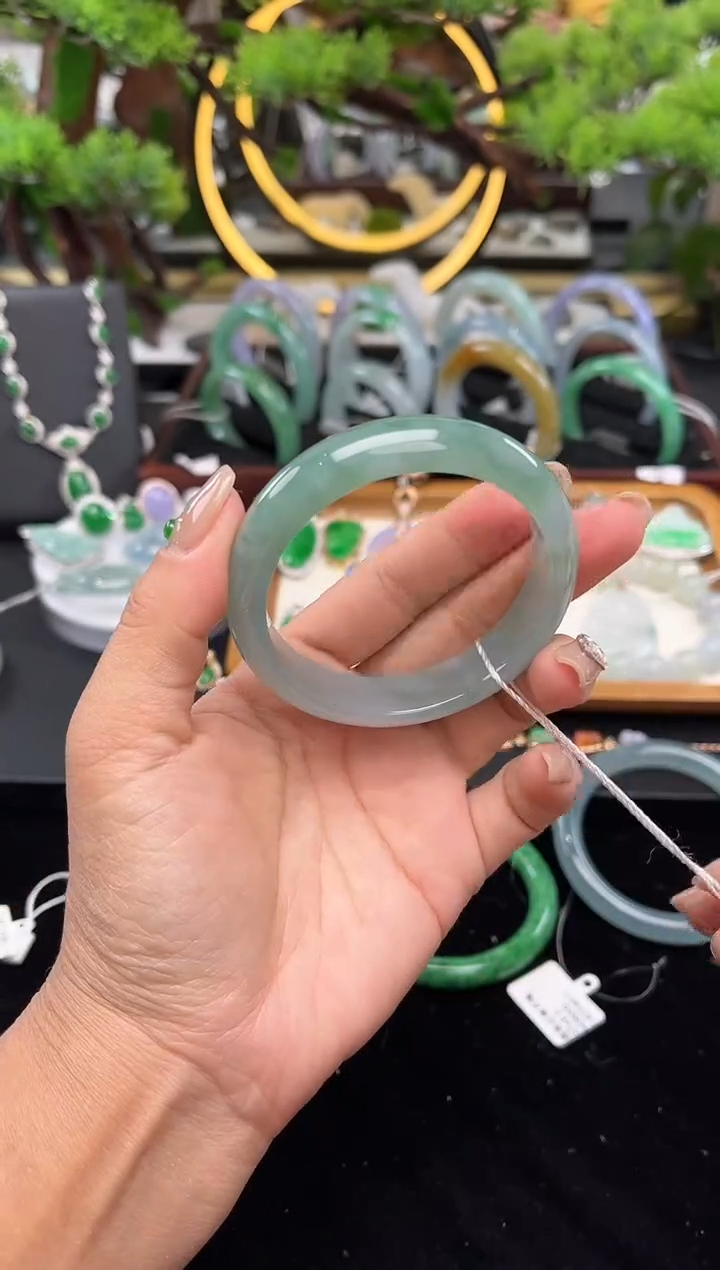 未镶嵌手镯翡翠手镯