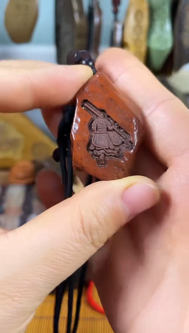 原石雕刻手把件  默认打孔穿绳92