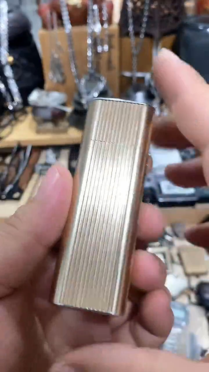 瓷片闪购商品  如图所示