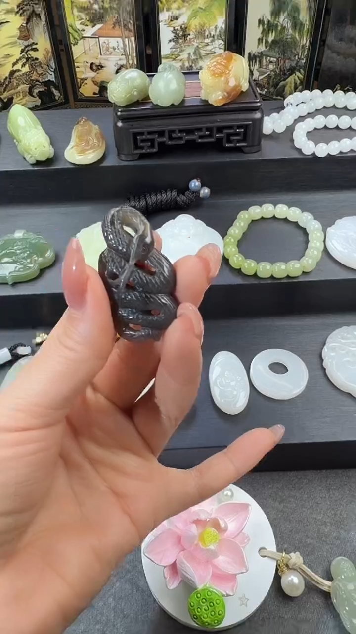 吊坠(不含链)未镶嵌和田玉晏紫小蛇