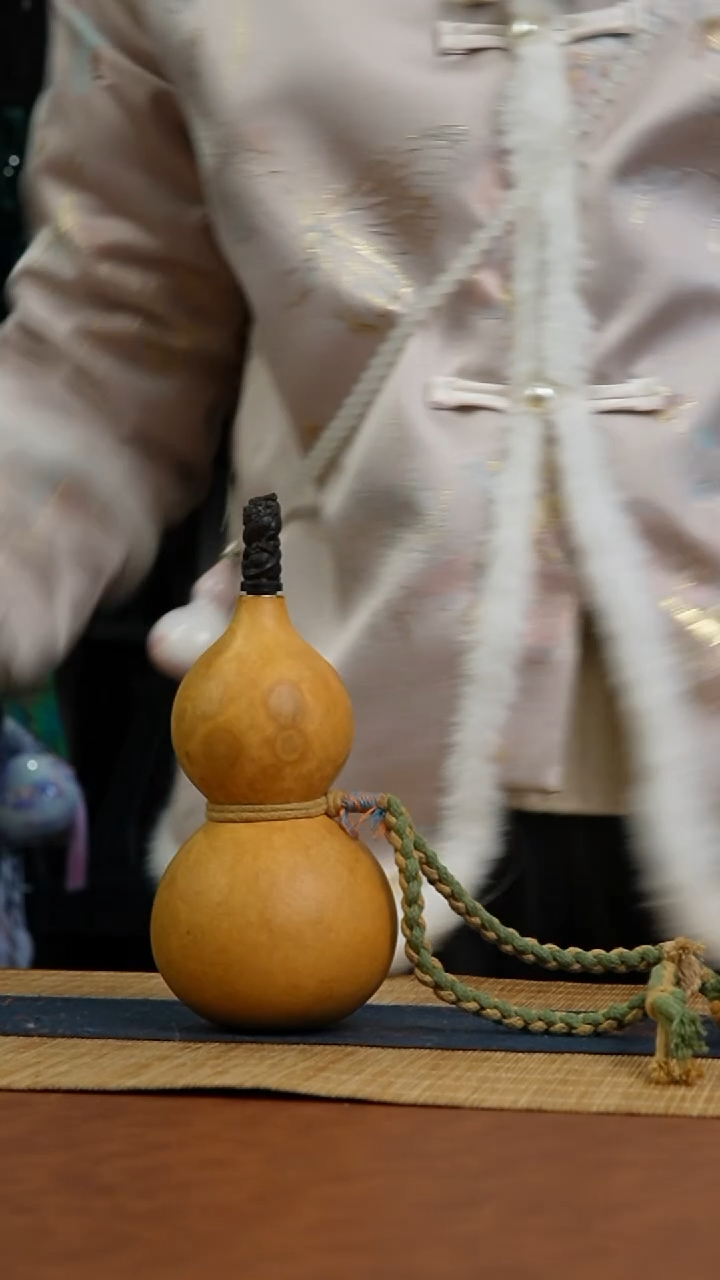 395号 天然热水酒葫芦 一物一拍（有瑕介意勿拍）