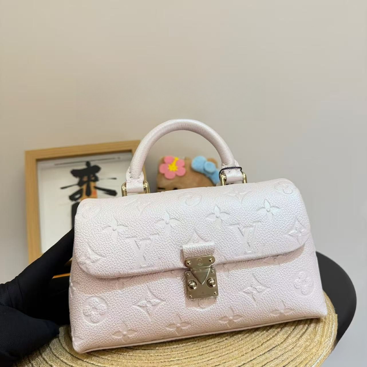 99新 LouisVuitton/路易威登 青奢荟/玛德琳斜挎包/92114