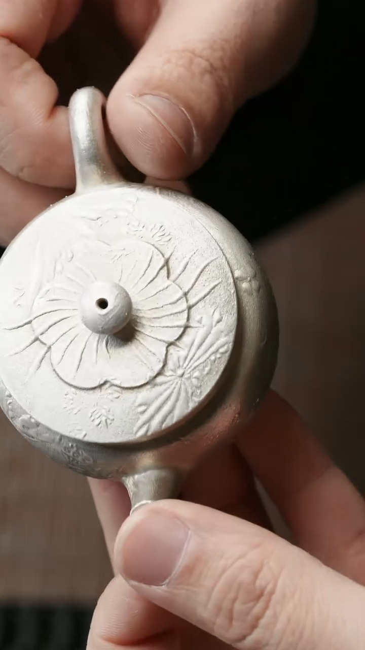 【闪购商品】紫砂茶壶五堂 银彩-莲意鱼藻