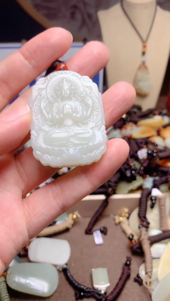 和田玉未镶嵌颈饰1