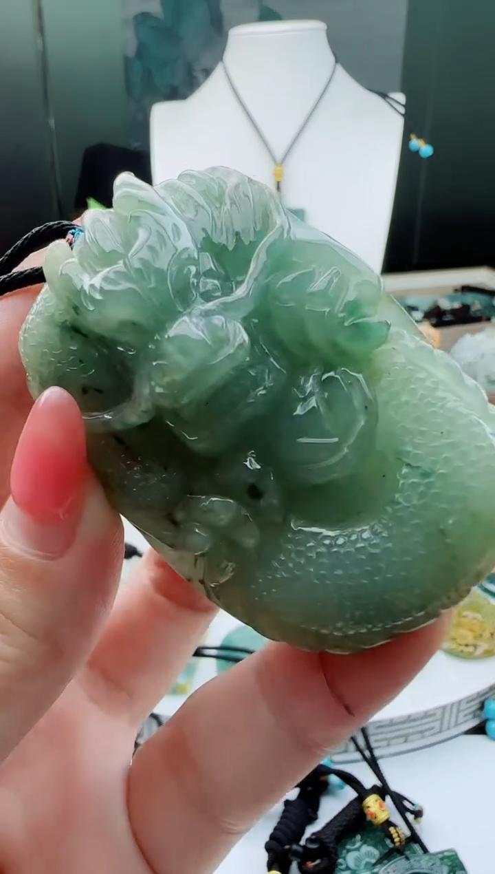 【闪购商品】翡翠颈饰未镶嵌11111111