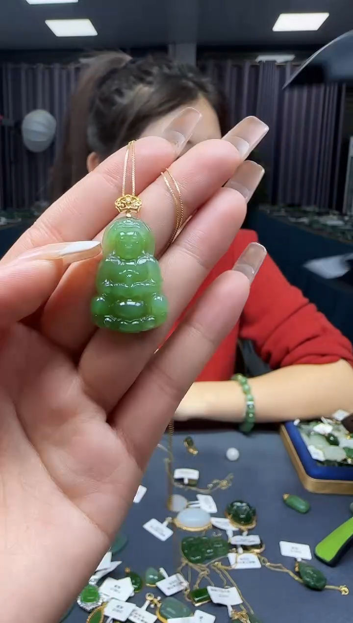 【闪购商品】和田玉挂件18K金镶嵌1