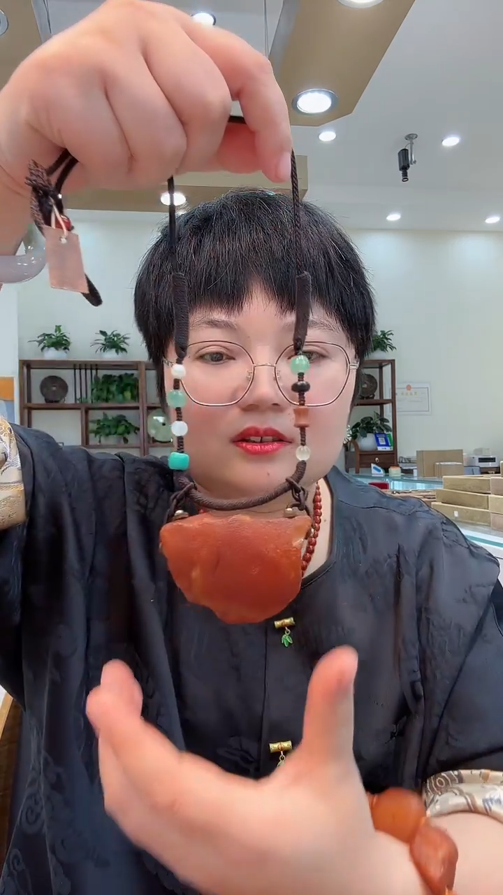 【闪购商品】蜜蜡颈饰未镶嵌吊坠