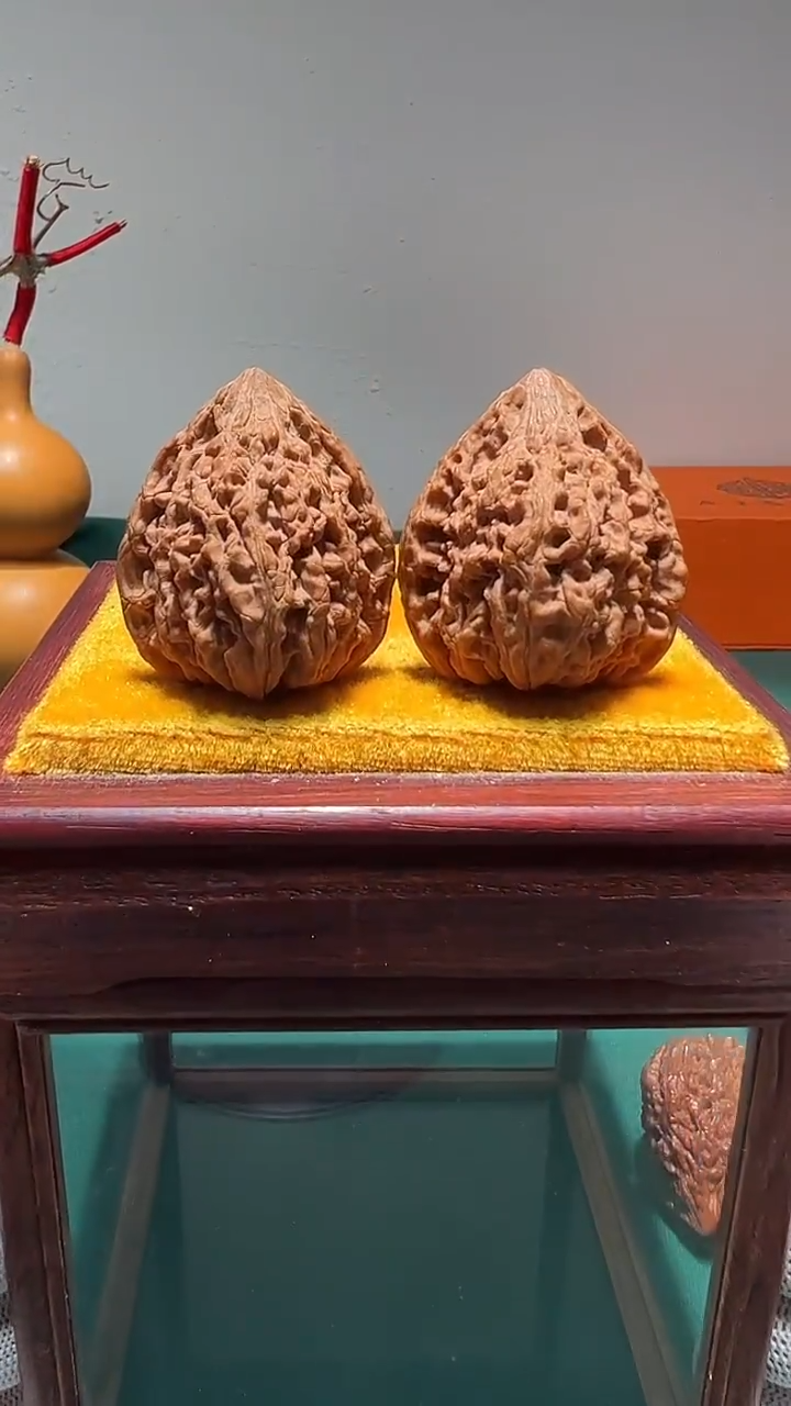 【闪购商品】文玩核桃把件原树 古月虎头 41 尺 全品桃花兄