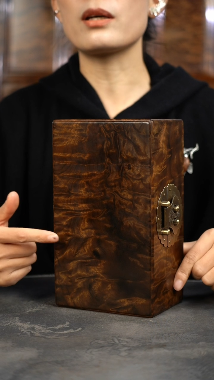 【闪购商品】金丝楠木雕936云彩纹闪电精工一木一器首饰盒