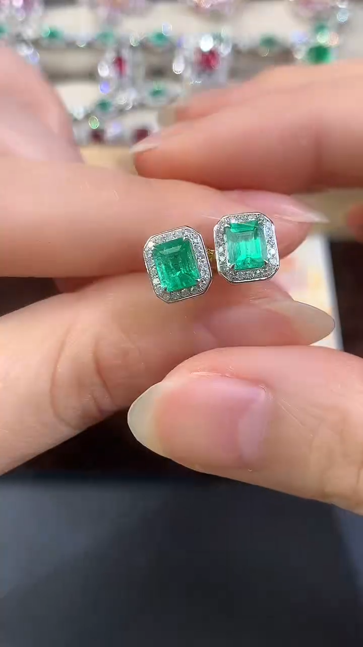 18K金镶嵌耳饰祖母绿D362|8800