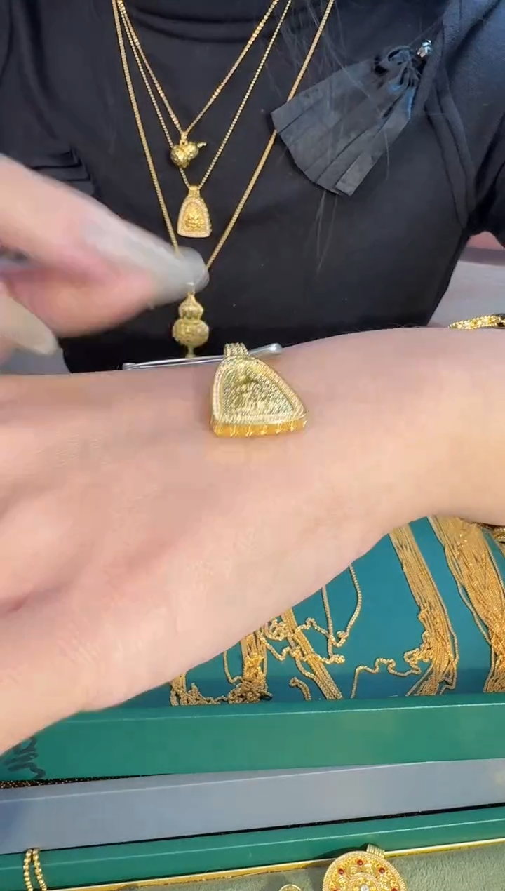 三角黄财吊坠2.28 （附带礼盒包装）