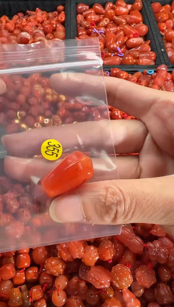 【闪购商品】南红玛瑙颈饰未镶嵌1