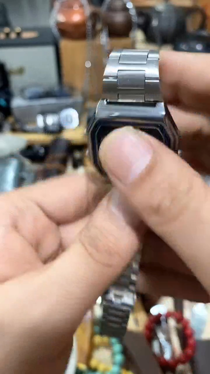 瓷片闪购商品   如图所示
