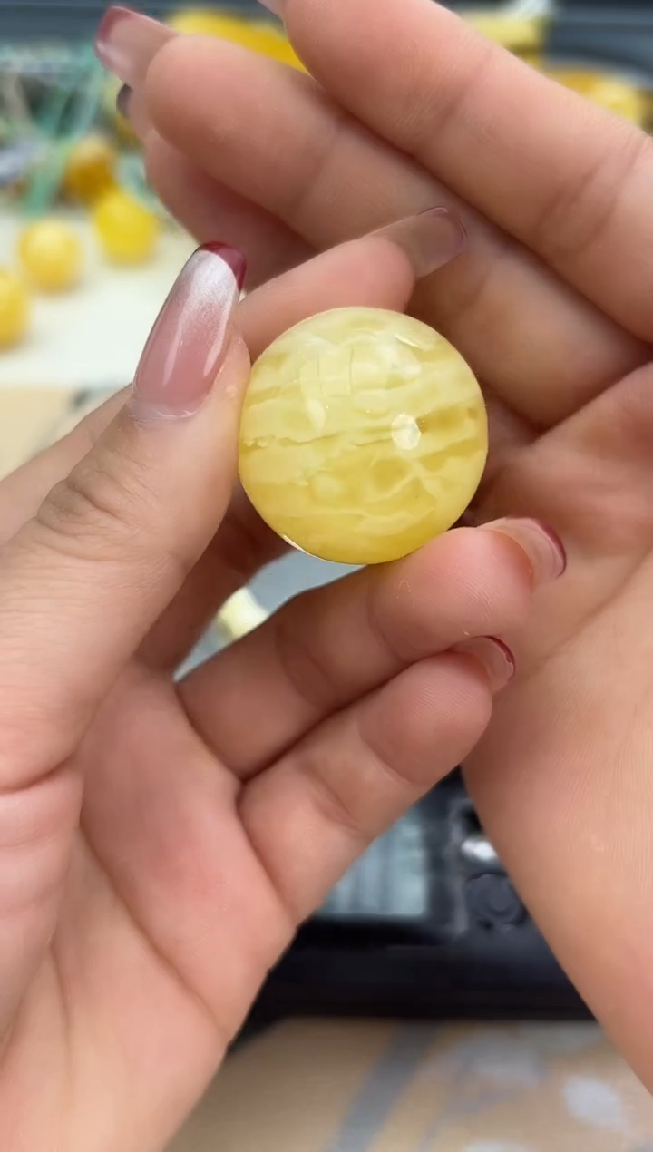 【闪购商品】琥珀裸石未镶嵌蜜蜡吊坠
