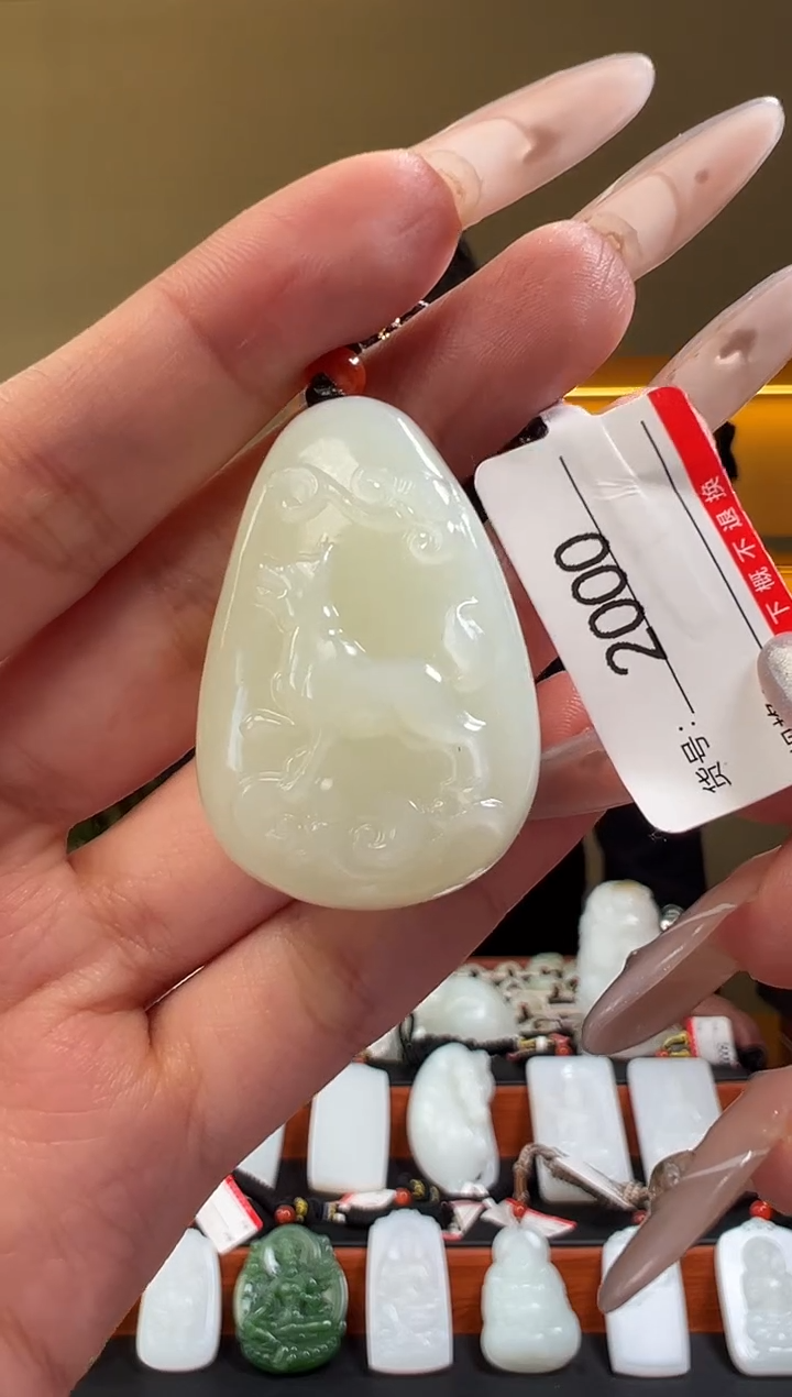 颈饰未镶嵌和田玉1