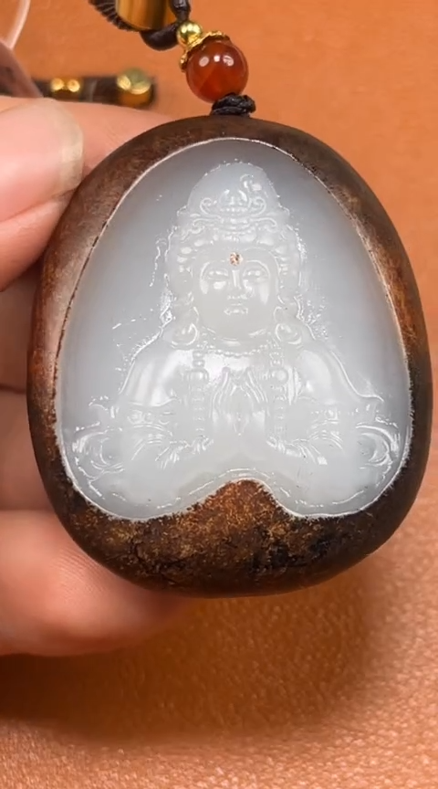 【闪购商品】和田玉2.15LL多样性拍一发一未镶嵌66