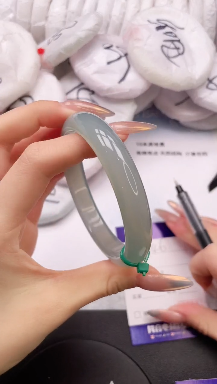 【闪购商品】石英质玉手镯未镶嵌23K146-60