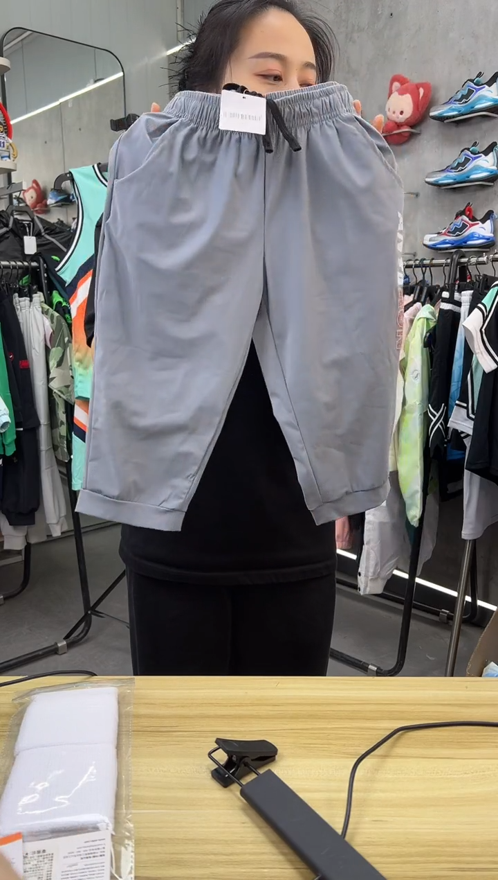 安踏儿童衣服尺码 ：140