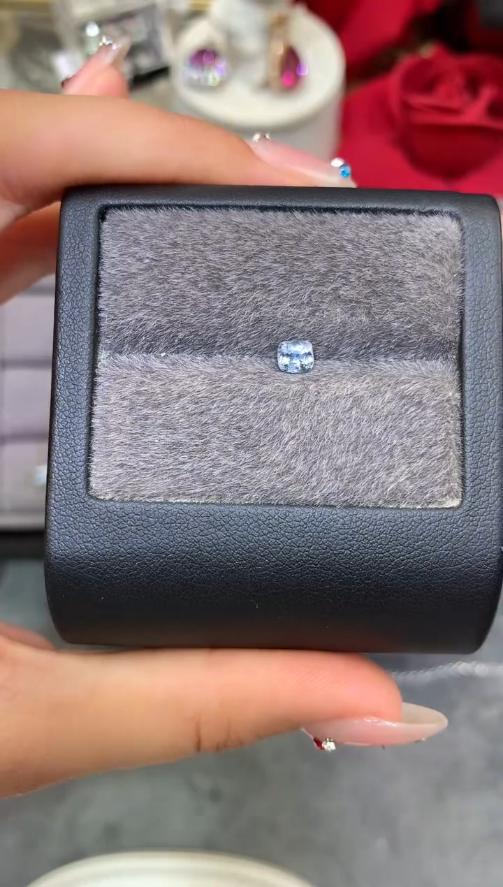 裸石尖晶石枕型 金属色调 0.48ct