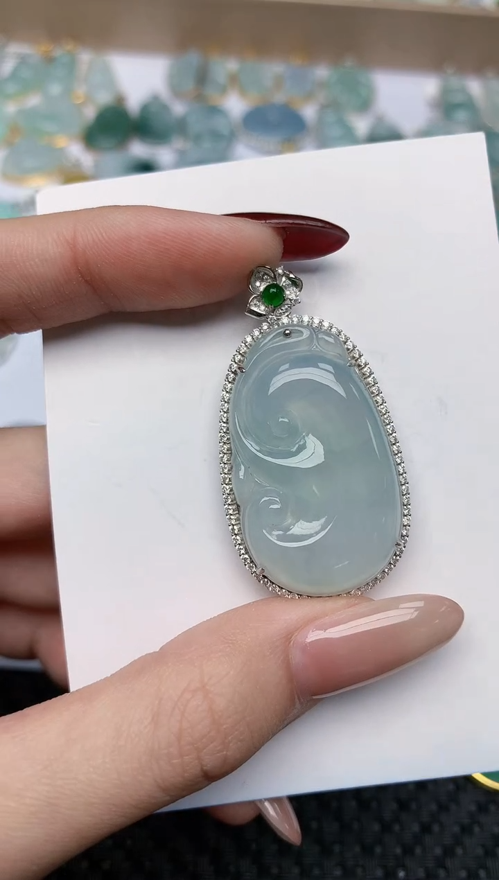 【闪购商品】翡翠颈饰18K金镶嵌天然翡翠a货