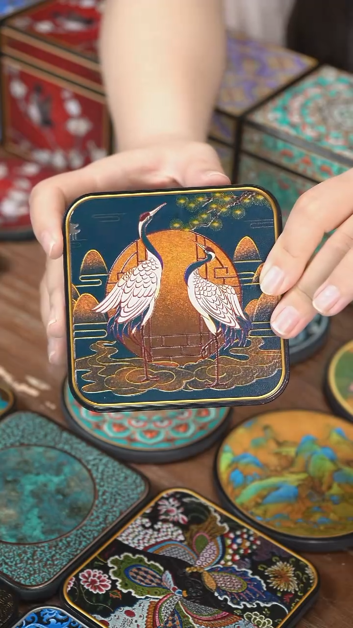 壹藏贰宝立鹤图案杯垫一片