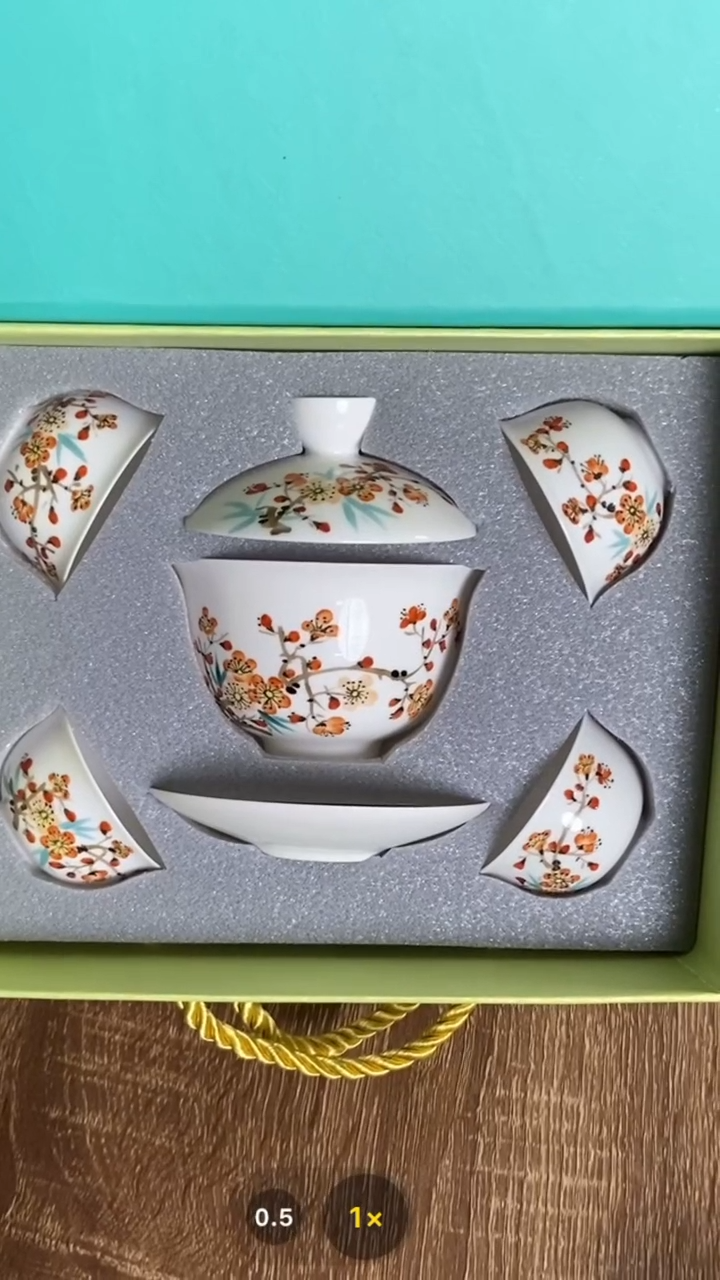 梅花手绘骨瓷盖碗套装