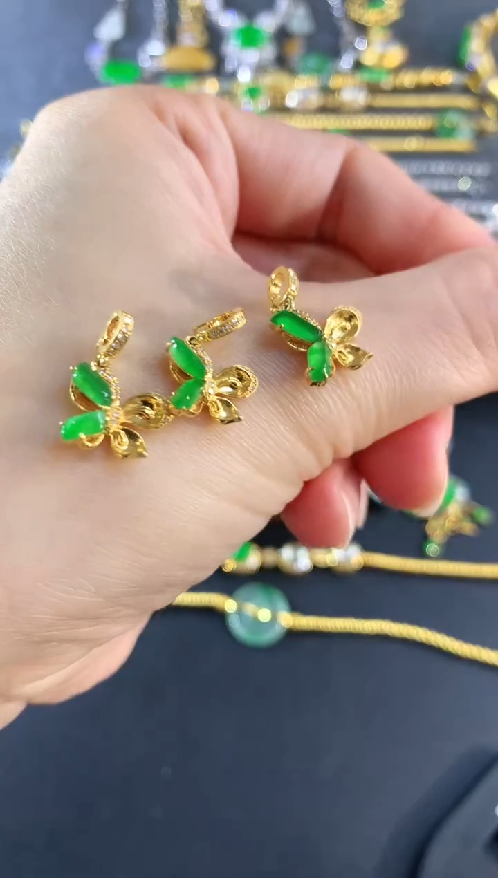 吊坠(不含链)18K金镶嵌翡翠198|多样性发其一