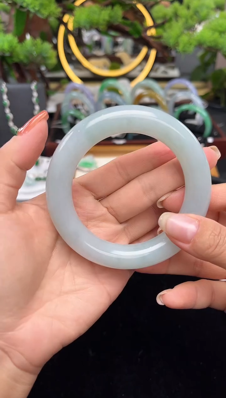 未镶嵌手镯翡翠手镯