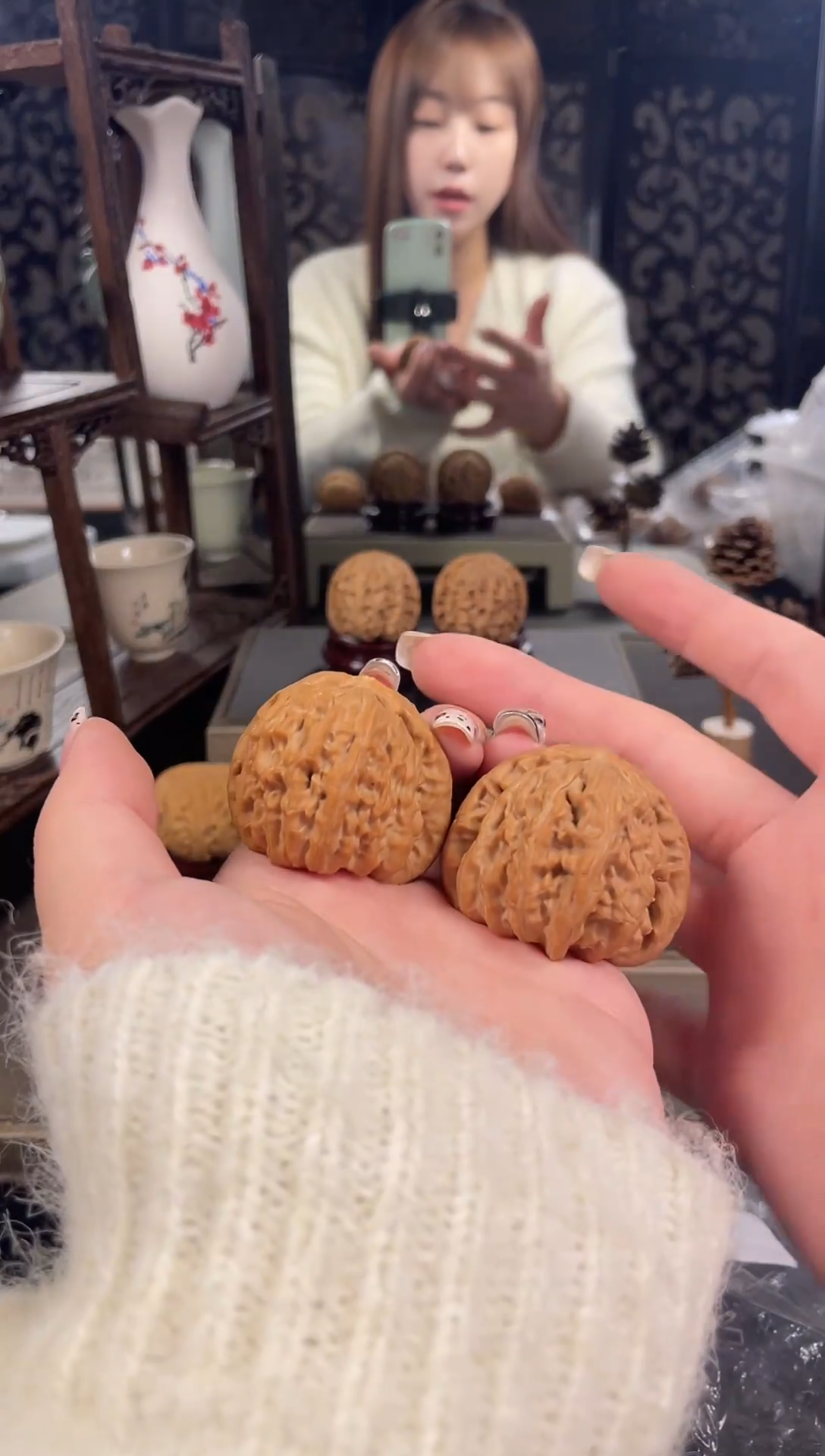 【闪购商品】文玩核桃把件白狮子42尺-1