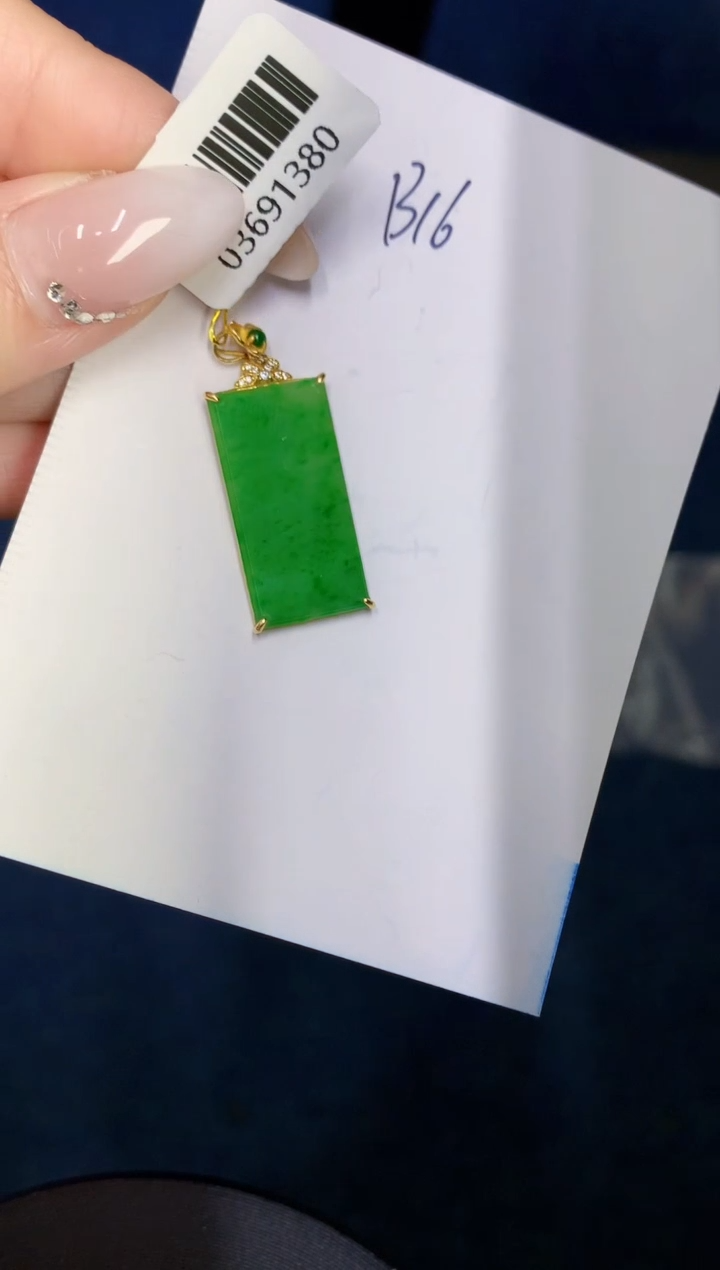 【闪购商品】翡翠颈饰18K金镶嵌0000000000