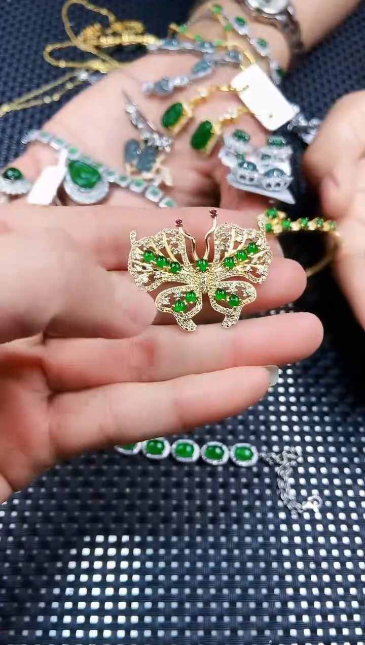 【闪购商品】翡翠吊坠(不含链)未镶嵌111111111