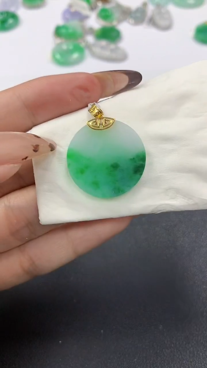 颈饰18K金镶嵌翡翠a货假一赔三支持复检百元上9元证书费自理