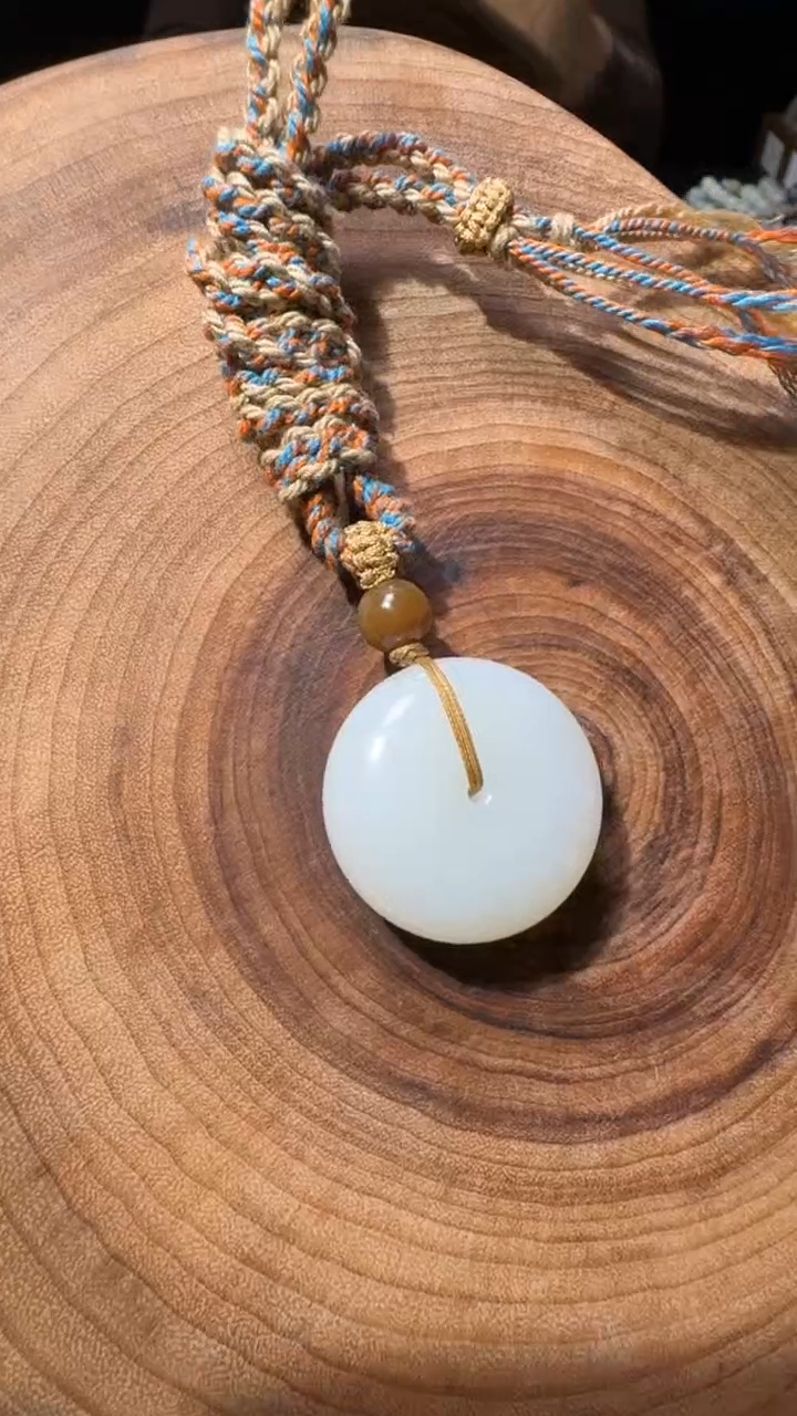 颈饰未镶嵌和田玉平安扣直径30厚13克重25.5