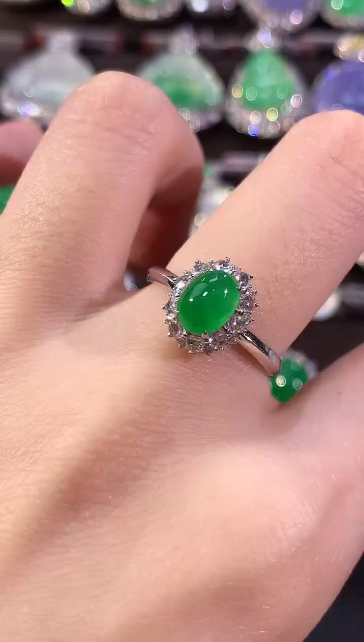 18K金镶嵌戒指翡翠冬日珠宝E106