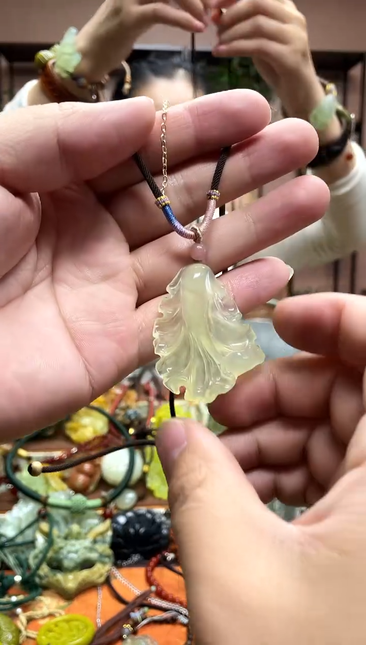 未镶嵌岫玉吊坠·