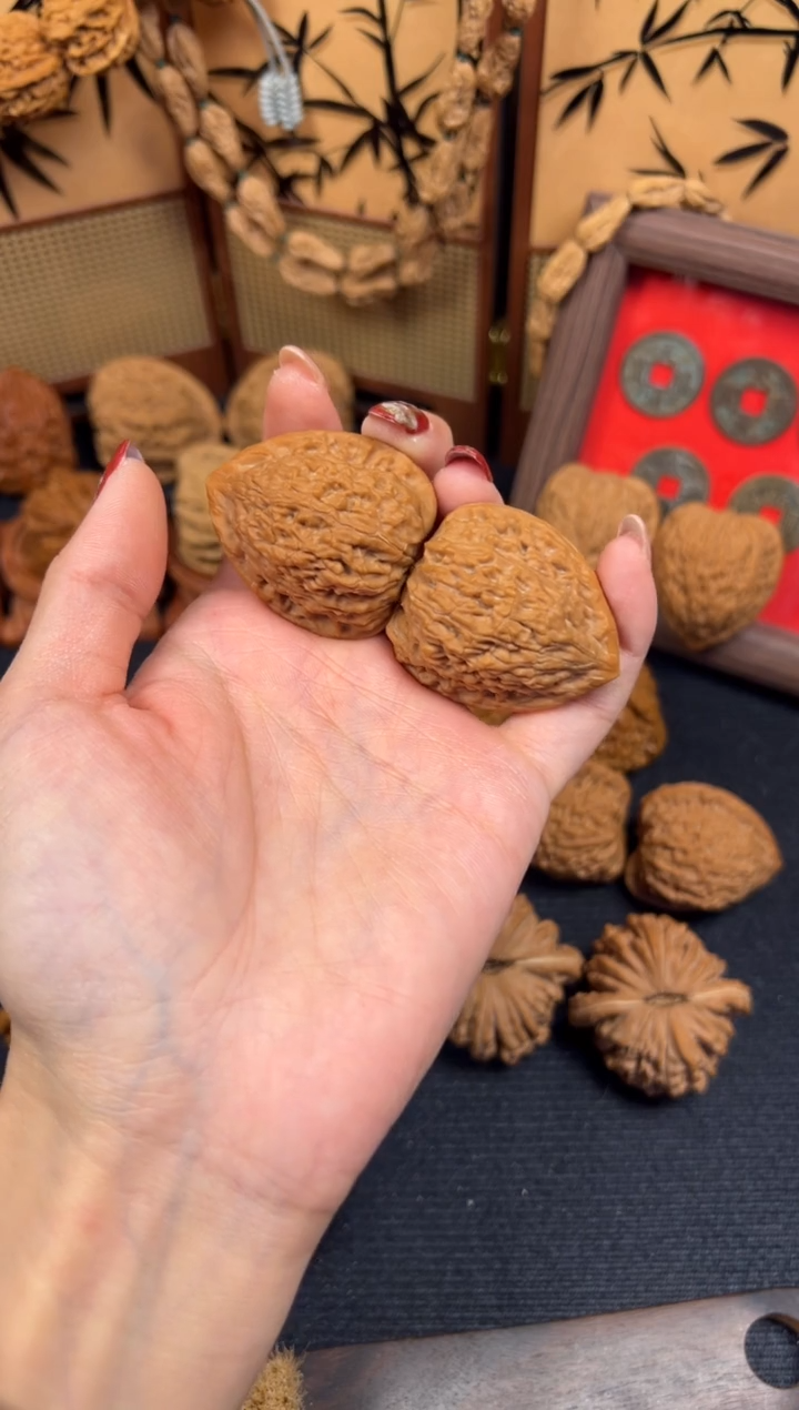 其他核桃仟*35尺蛇王一抹红（微修）