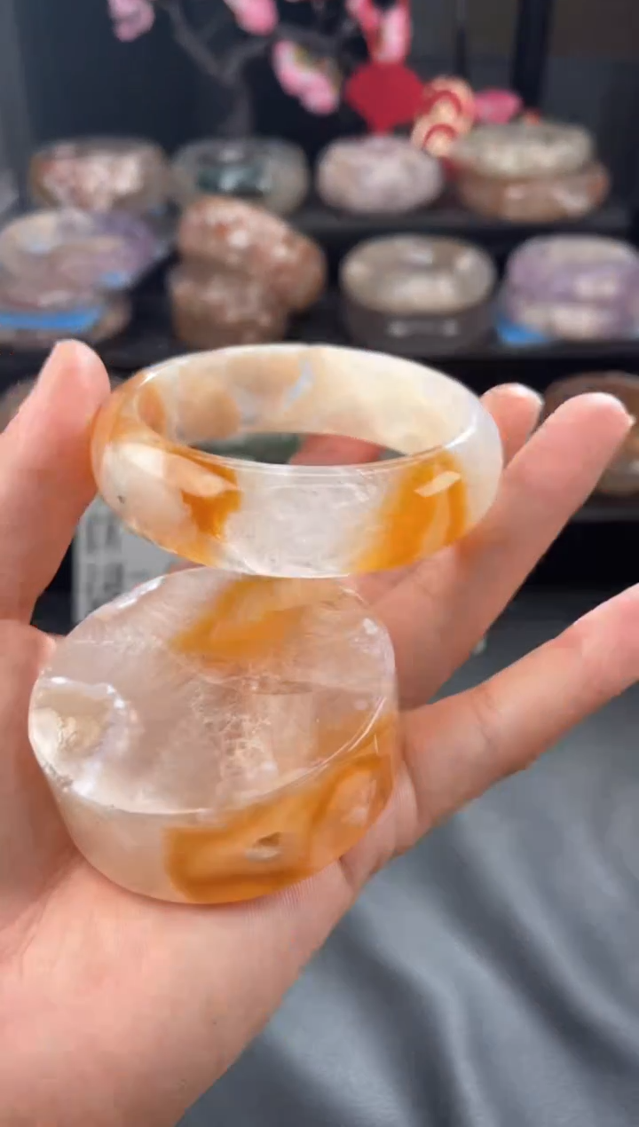 【闪购商品】石英质玉手镯未镶嵌57