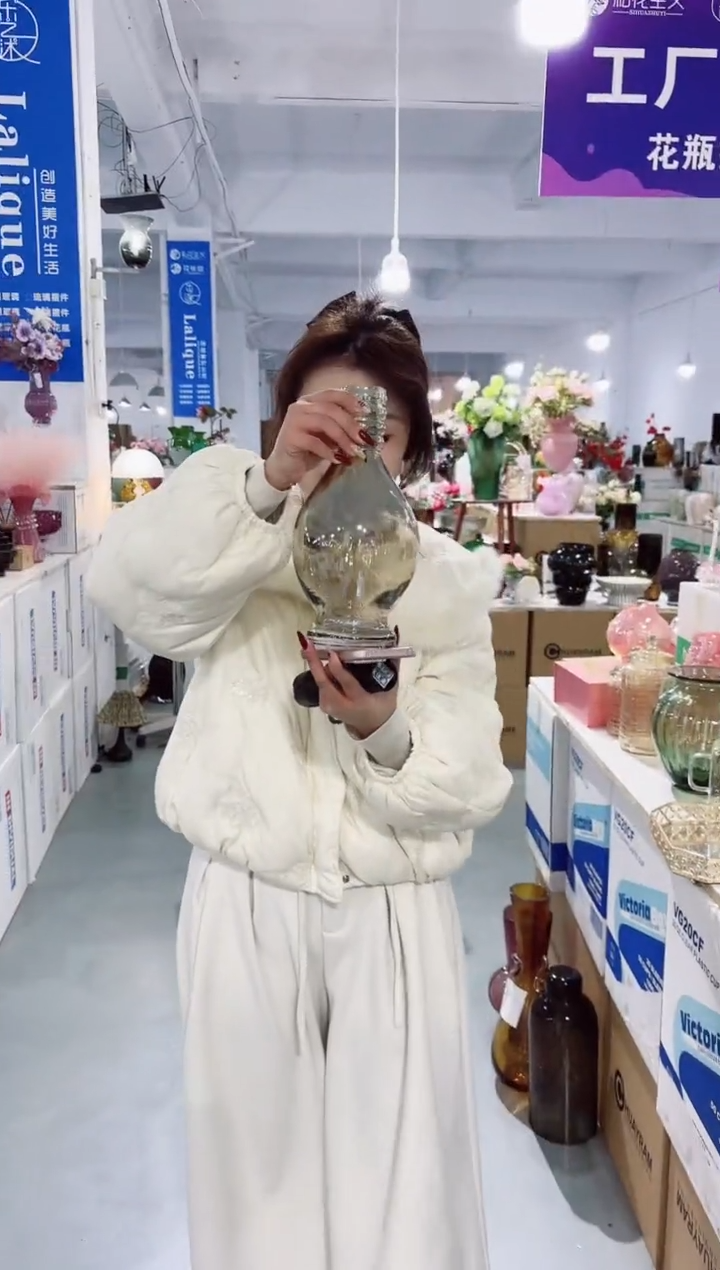 【闪购商品】玻璃私花主义花瓶厂-微瑕--L8QK