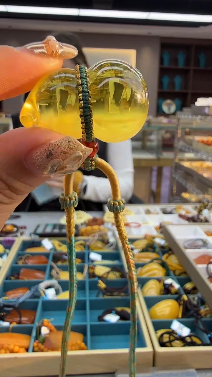 琥珀颈饰未镶嵌84秒拍号 假一罚三 