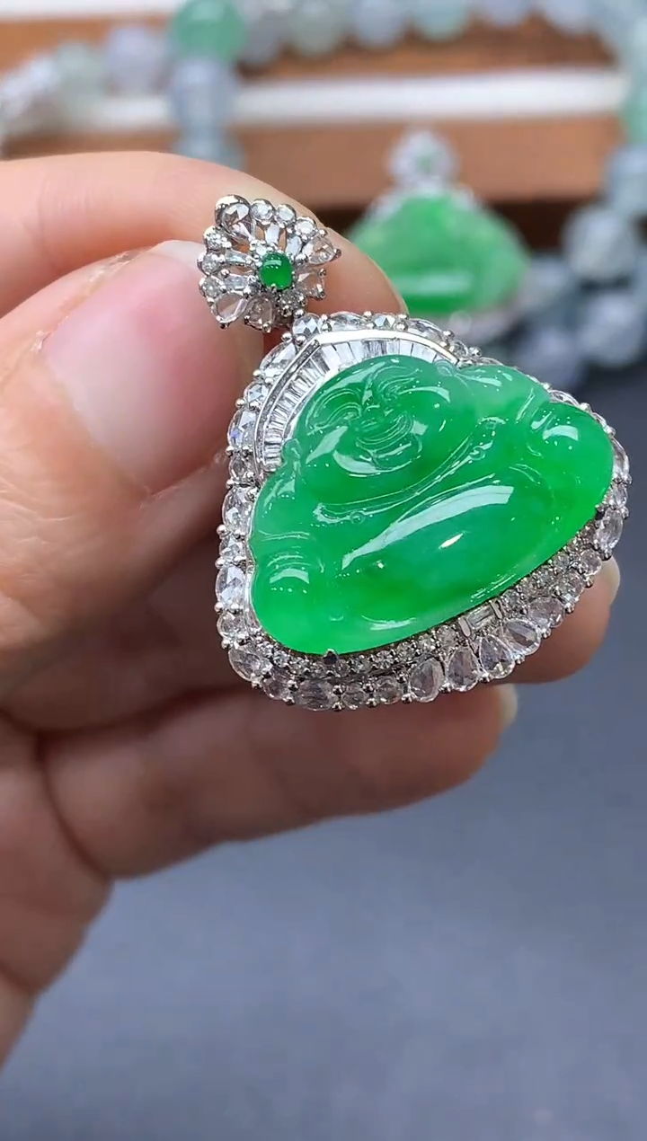 颈饰18K金镶嵌翡翠744-中国好珍宝