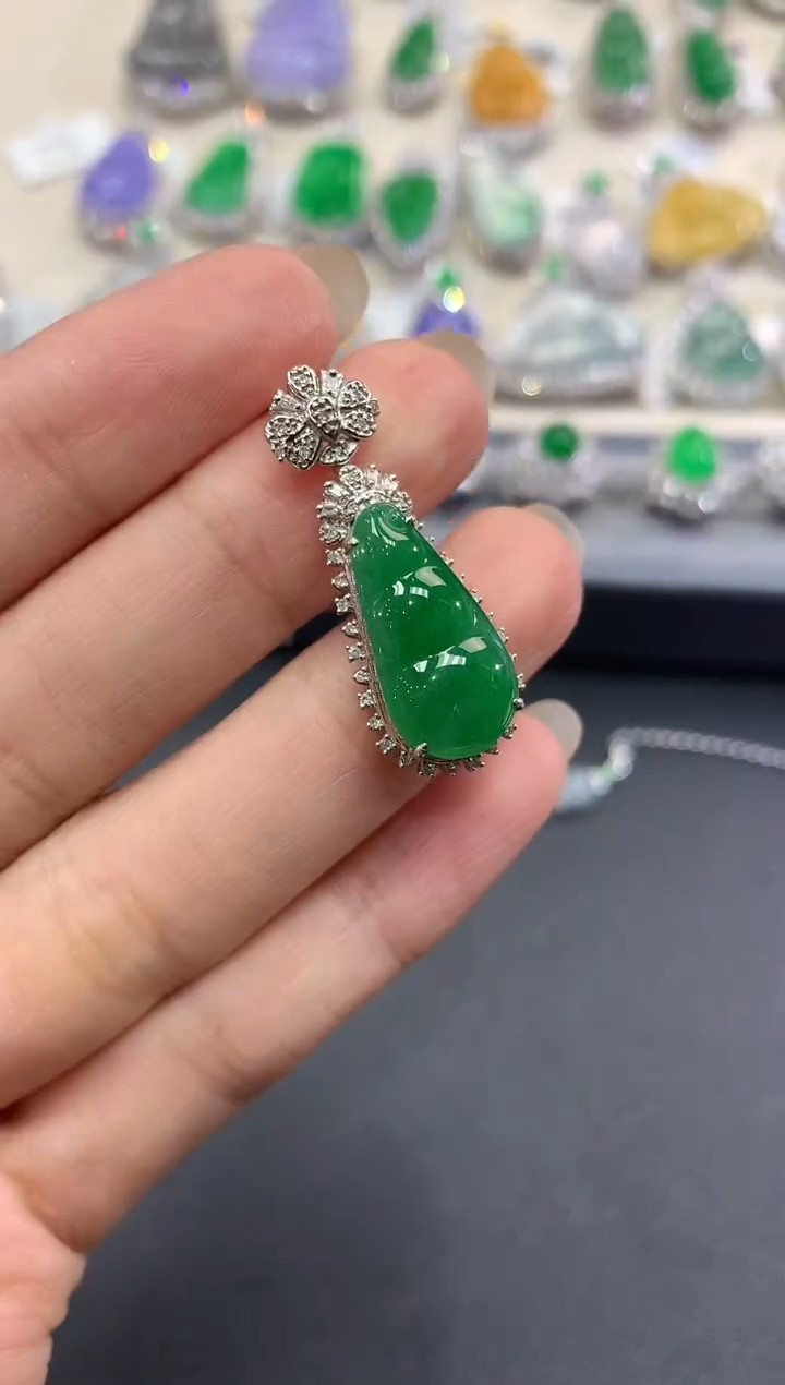 【闪购商品】翡翠吊坠(不含链)18K金镶嵌q50       