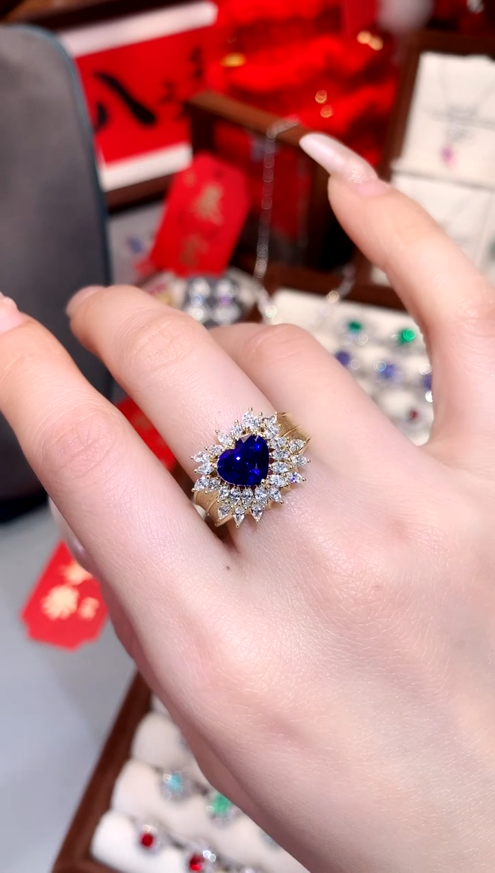 【闪购商品】蓝宝石戒指18K金镶嵌2.1ct/天然宝石/七天无理由