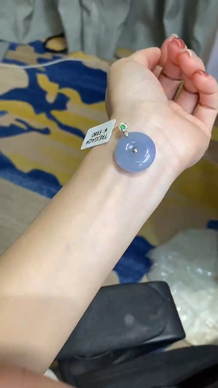 【闪购商品】翡翠颈饰18K金镶嵌平安扣