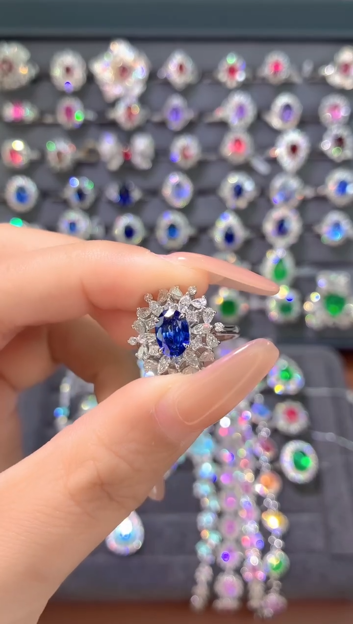 戒指蓝宝石18K金镶嵌-1.39克拉