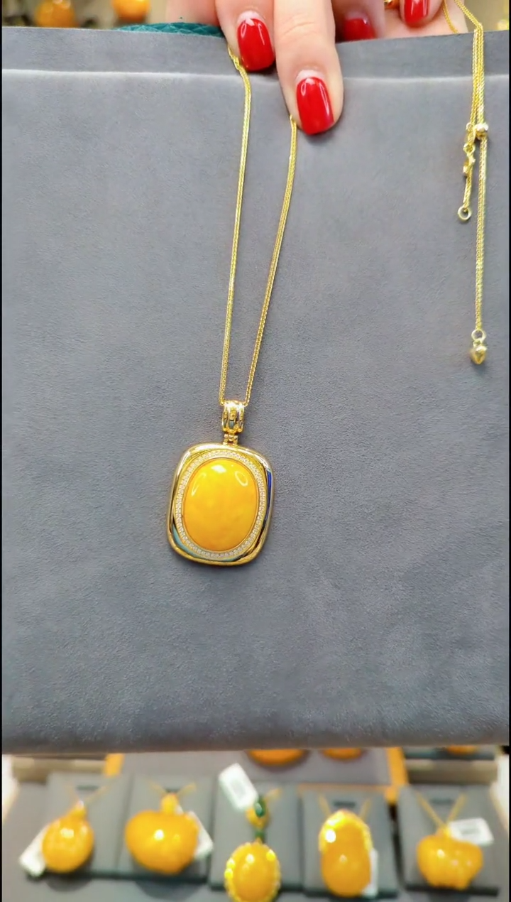 【闪购商品】蜜蜡吊坠(赠链)银S925镀金镶嵌H107蜜蜡吊坠