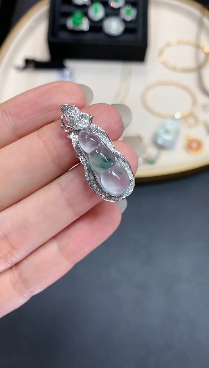 【闪购商品】翡翠吊坠(不含链)18K金镶嵌A924|6800